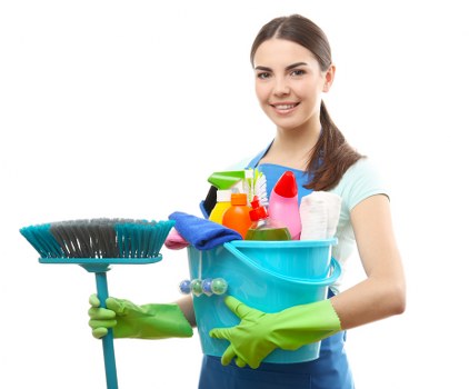 Room-by-room house cleaning strategy in a modern home